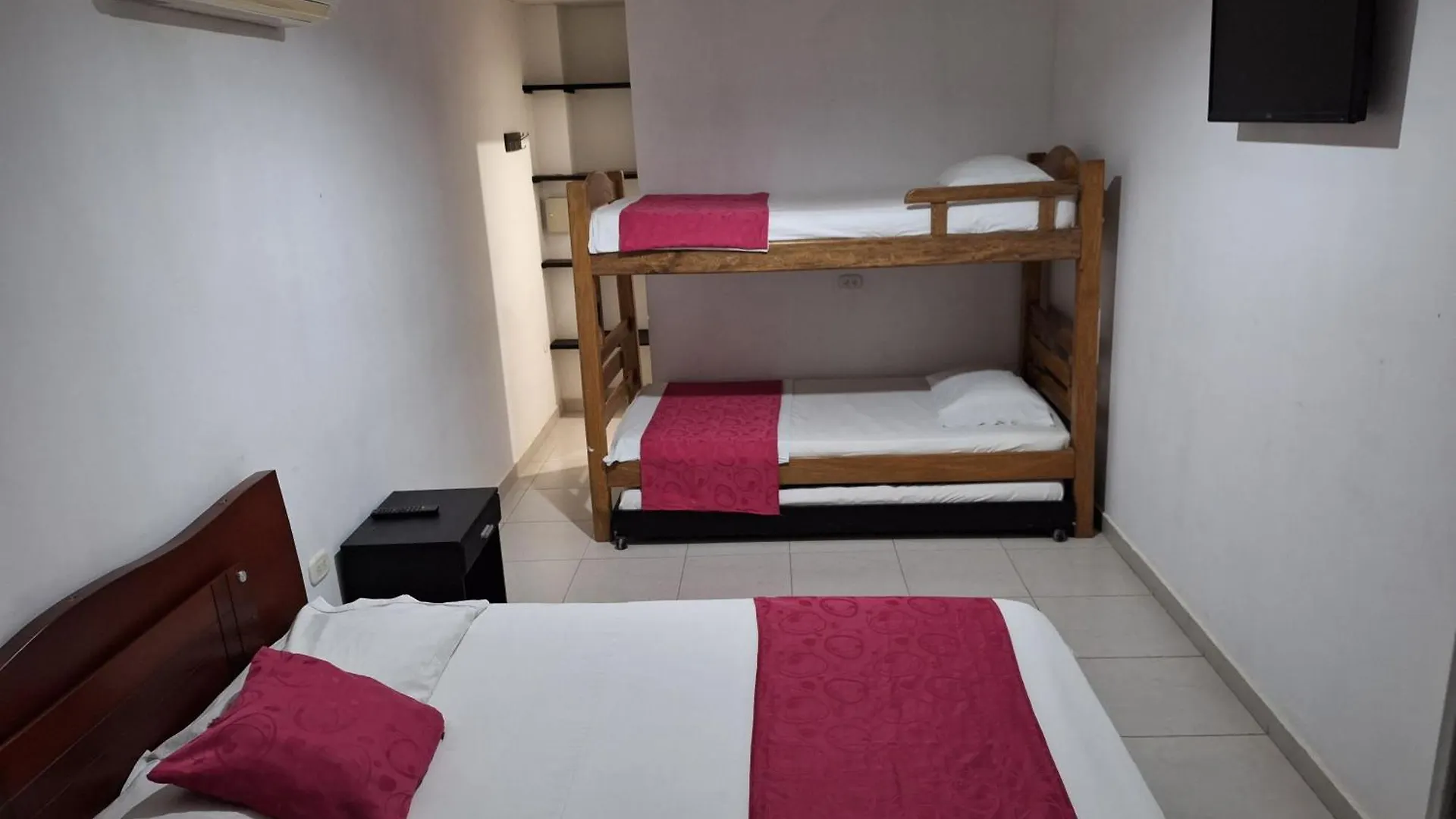 Apartahotel Tukasa Rodadero Santa Marta  2*, Santa Marta (Magdalena)