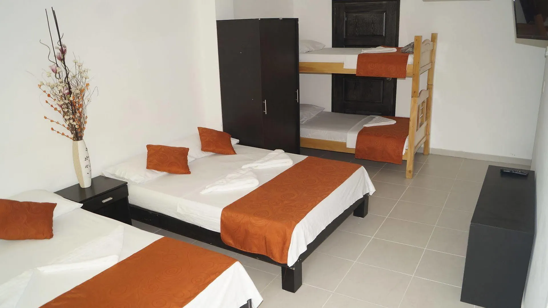 Apartahotel Tukasa Rodadero Santa Marta  2*, Santa Marta (Magdalena)